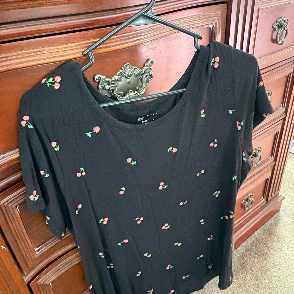Black Cherry Print Women's Top